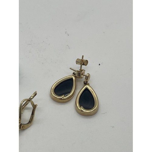 581 - 3 pairs of 9ct gold earrings gross weight 11.8 grams