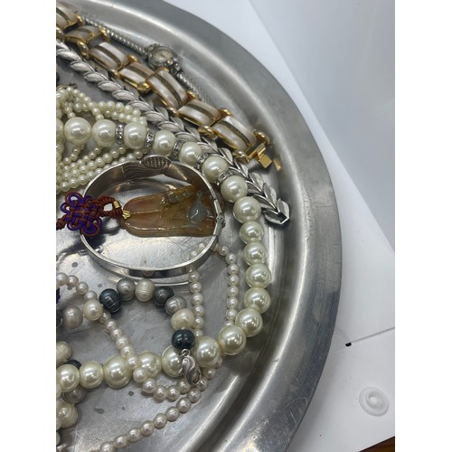 457A - Tray of costume jewellery to include cultured pearls etc