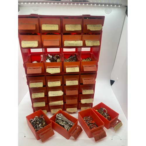 471 - Plastic drawers containing costume jewellery, makings etc