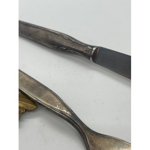 525 - WW2 German SS knife and fork together with an original SA-Sportabzeichen badge in bronze