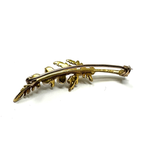 85 - Vintage 9ct gold & seed-pearl leaf brooch measures approx 4.2cm long weight 3g