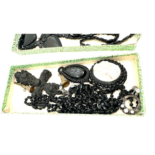 461 - Quantity of Victorian and later mourning jewellery to include foil backed watch key and seal, pendan... 