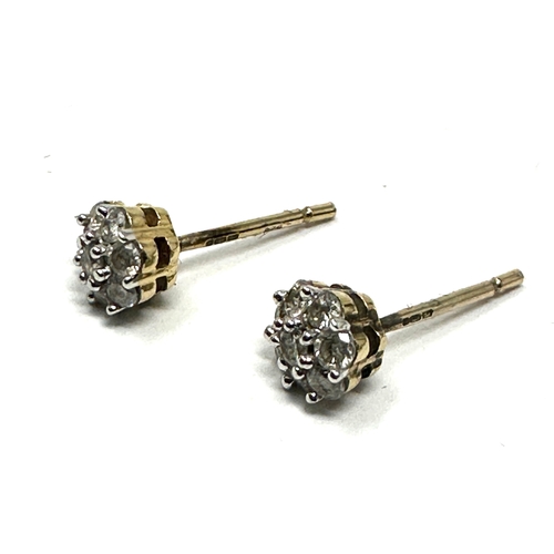 92 - 9ct gold diamond cluster earrings weight 0.9g