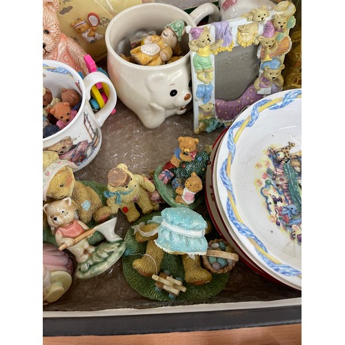 201 - Large selection of vintage and later collectables includes Wind up musical tin, photo frames etc