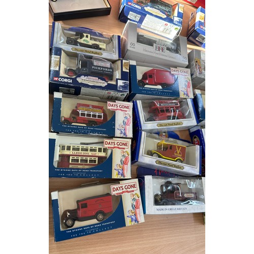 184 - Large selection of die cast cars includes Corgi, matchbox etc