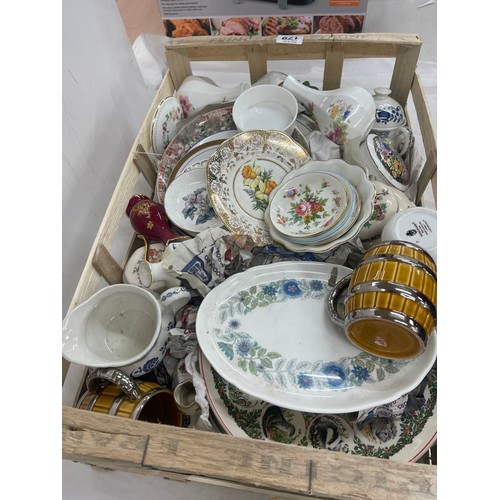 179 - Selection of collectables to include Poole, Wedgwood, Wade, Royal Worcester etc