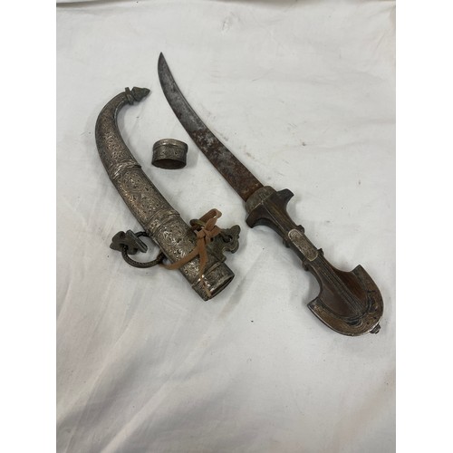 511 - Vintage middle eastern dagger