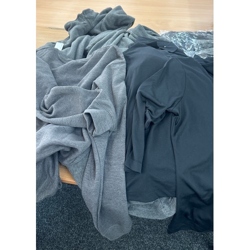 337 - Large selection of new clothing to include fleeces, t shirts, hoodie etc