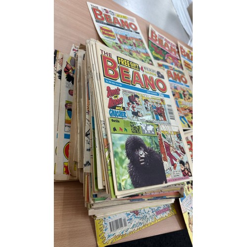 139 - Large selection of vintage 'The Beano' Comics and a Dandy Beano Fifty years of annuals