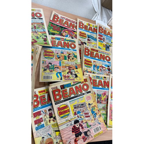 139 - Large selection of vintage 'The Beano' Comics and a Dandy Beano Fifty years of annuals