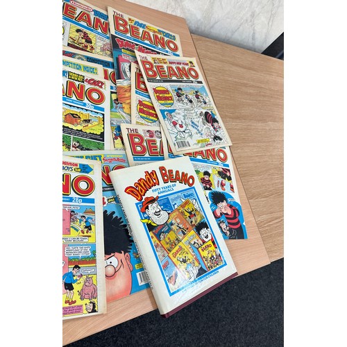 139 - Large selection of vintage 'The Beano' Comics and a Dandy Beano Fifty years of annuals