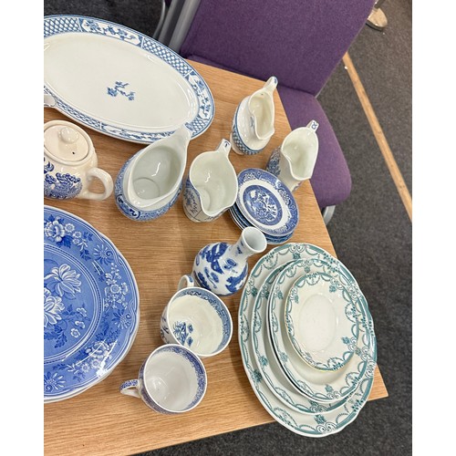 264 - Large selection of blue and white porcelain items to include oriental, T&G etc