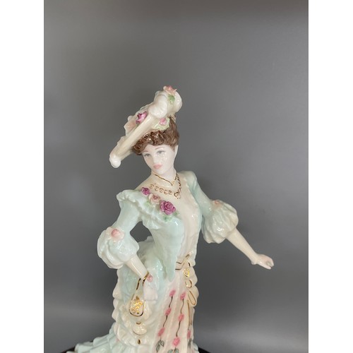 609 - Coalport Bone China Heirloom Figurine of the Year 1998 Alexandra with wooden base