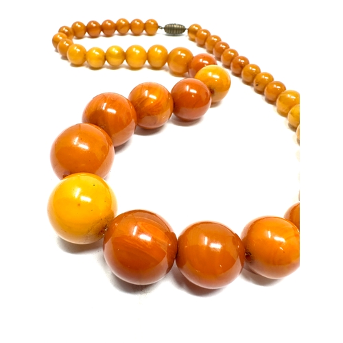 71 - Vintage Bakelite graduated bead necklace (35g)