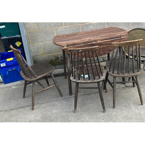 291 - drop leaf table and four chairs