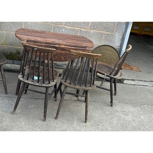 291 - drop leaf table and four chairs