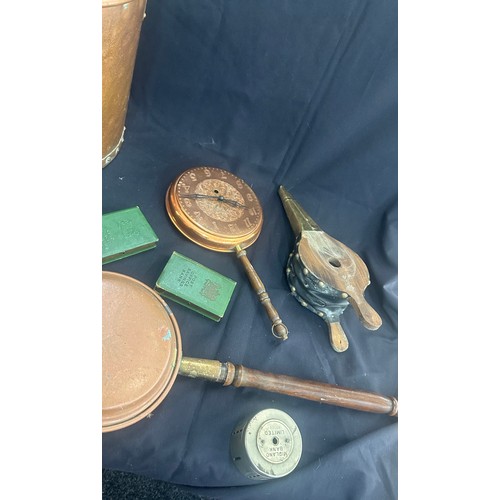 252 - Selection of vintage copper to include bed pan, bucket etc