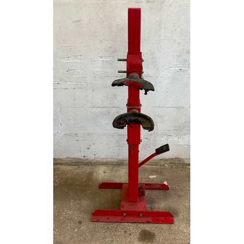 332 - Sealey coil spring compressing station hydrolic 1500 kg compacity model no RE231.V3