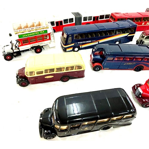 126 - Selection of buses to include makers Corgi and Vanguard