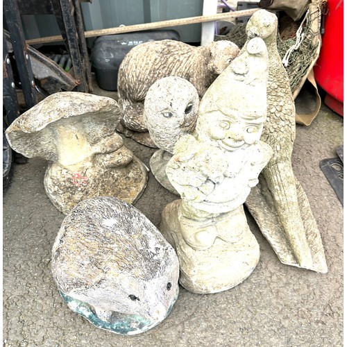 100D - Selection of concrete garden ornaments