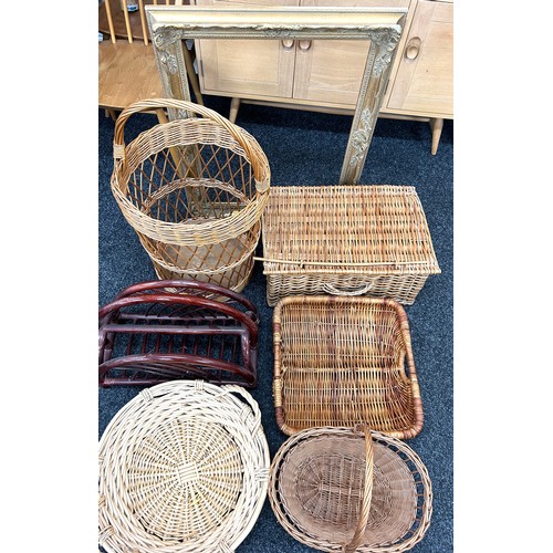 268 - Selection of wicker baskets and a gilt frame