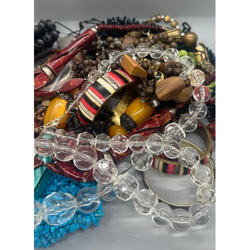 45 - Large selection of vintage and later costume jewellery