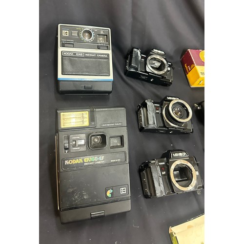 194 - Selection of assorted cameras, includes kodak,  etc