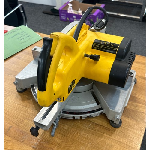 104 - Dewalt DW700 miter saw, working order