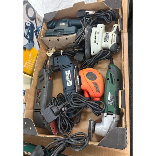 102 - Job lot of of power tools includes 2 wall paper strippers, 9 sanders 1 router, 1 janik, all in worki... 