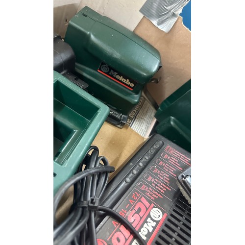 114 - Metabo 5 sanders, sr a 60 , 2 chargers, 2 batteries, working order