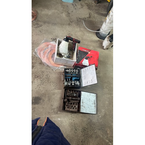 98 - Selection of tools to include snap on bleeder and two hydrolic flaring kits and four rolls of pipe