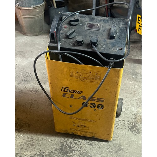 370 - Giant class 630 battery charger- working