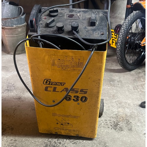 370 - Giant class 630 battery charger- working