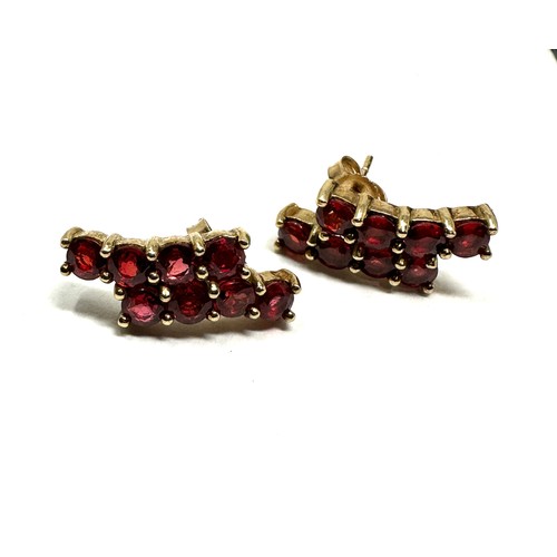 83 - 9ct gold red gemstone earrings (2.4g)