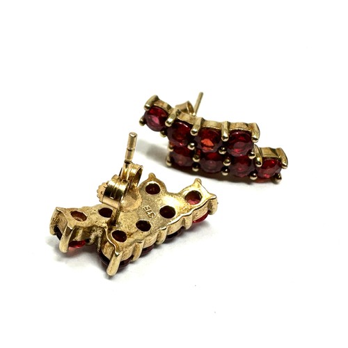 83 - 9ct gold red gemstone earrings (2.4g)