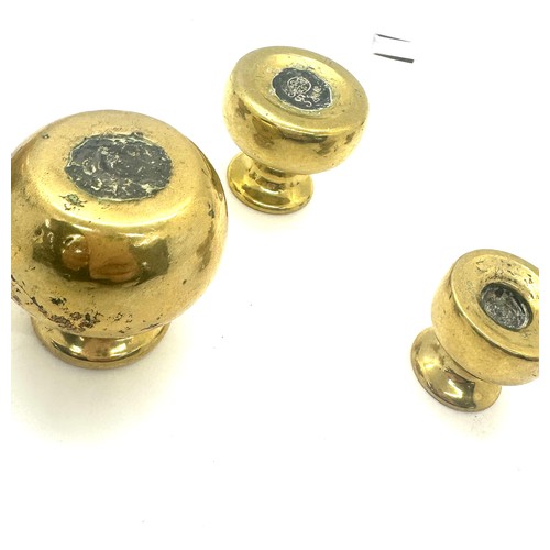 559 - Set of Georgian very heavy brass weights