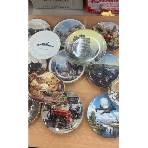 190 - Selection of assorted collectors plates includes planes, ships etc