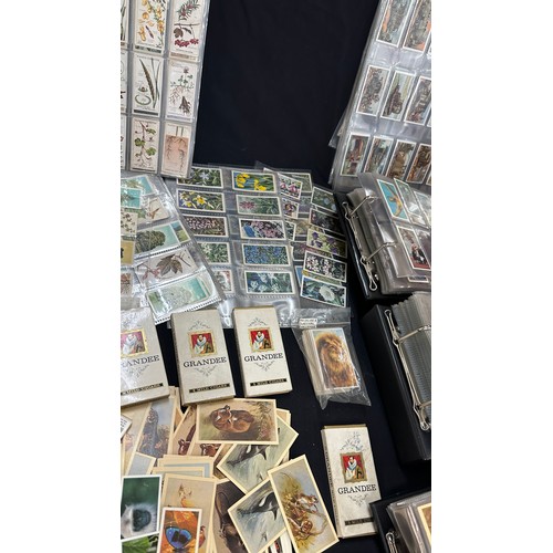 189 - Quantity of cigarette cards includes Brookebond, Wills cigarettes etc