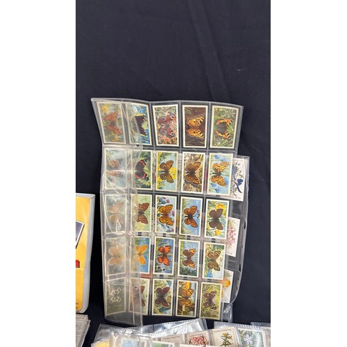 189 - Quantity of cigarette cards includes Brookebond, Wills cigarettes etc