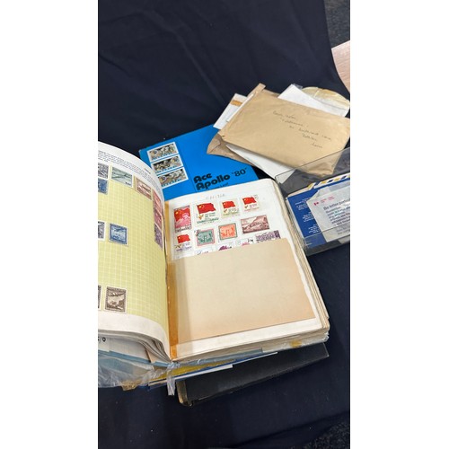 195 - Quantity of vintage and later stamps, some in albums some loose