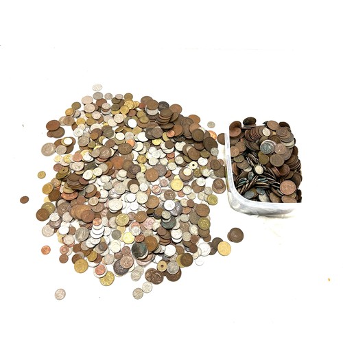 514 - Large selection of vintage and later coins