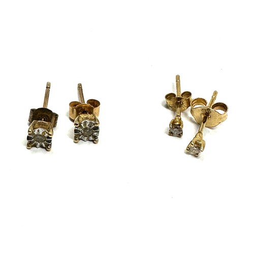 103 - 2x 9ct gold diamond stud earrings (0.8g)