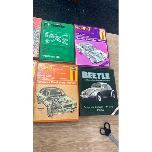 234 - Selection of vintage car manuals to include Haynes, Hillman singer etc