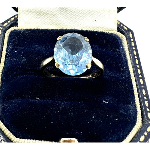 87 - 9ct gold blue gemstone dress ring (2.7g)