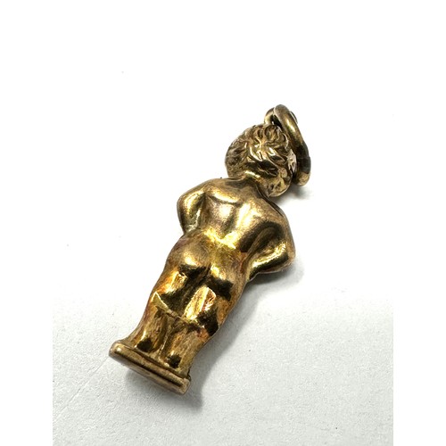 120 - 9ct gold boy charm (0.8g) xrt tested as 9ct gold