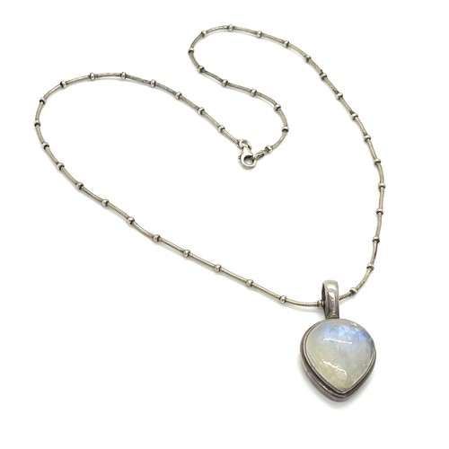 483 - Ladies vintage moonstone silver pendant and necklace