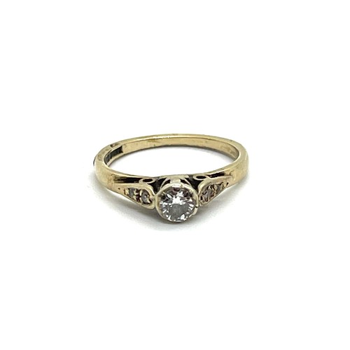 482 - 9ct gold ladies diamond set ring, approximate overall weight 1.7g, ring size I