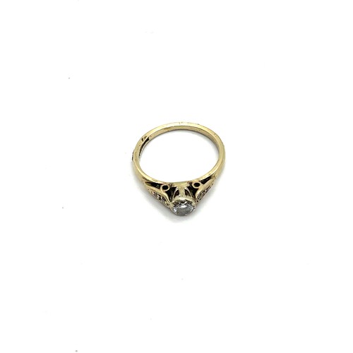 482 - 9ct gold ladies diamond set ring, approximate overall weight 1.7g, ring size I