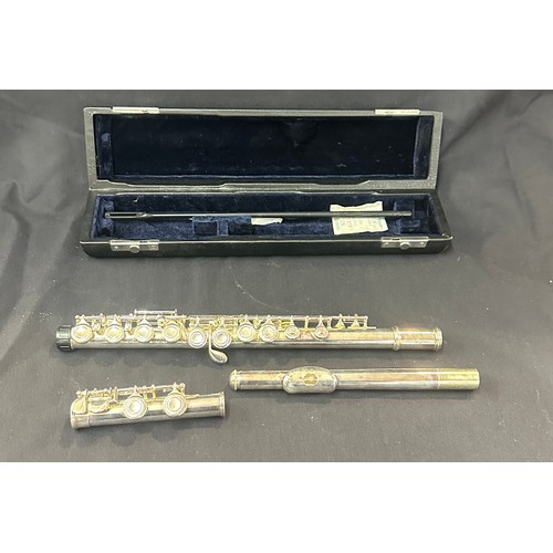 55 - Vintage cased flute, legato