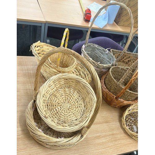 322 - Large selection of wicker baskets